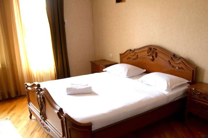 Room 7 of 42
