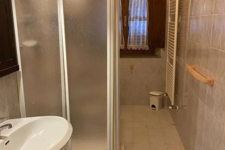 Room 9 of 21