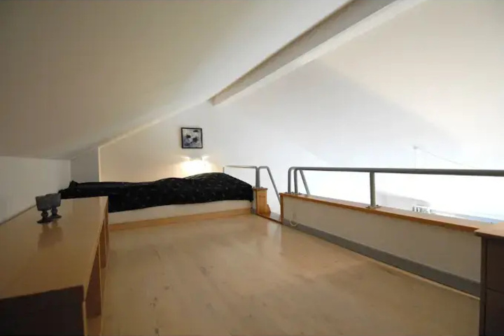 Room 11 of 23