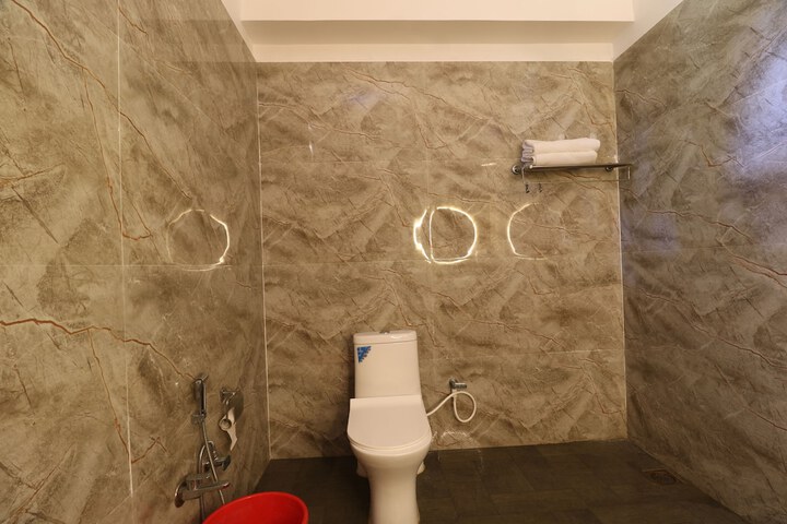 Room 15 of 21