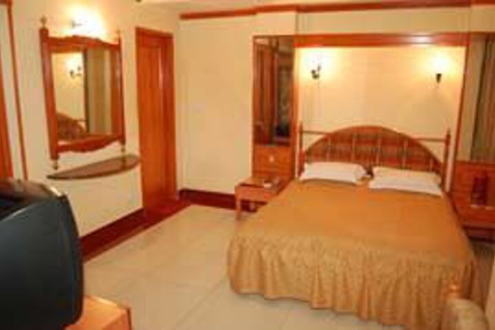 Room 5 of 22