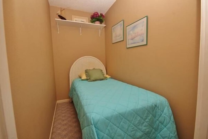 Room 12 of 264