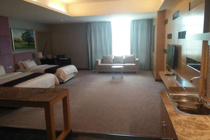 Room 31 of 83