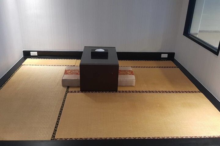 Room 15 of 64