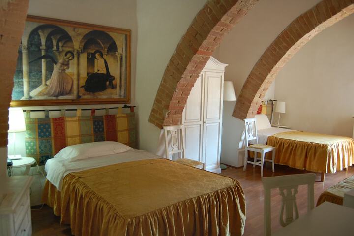 Room 5 of 50
