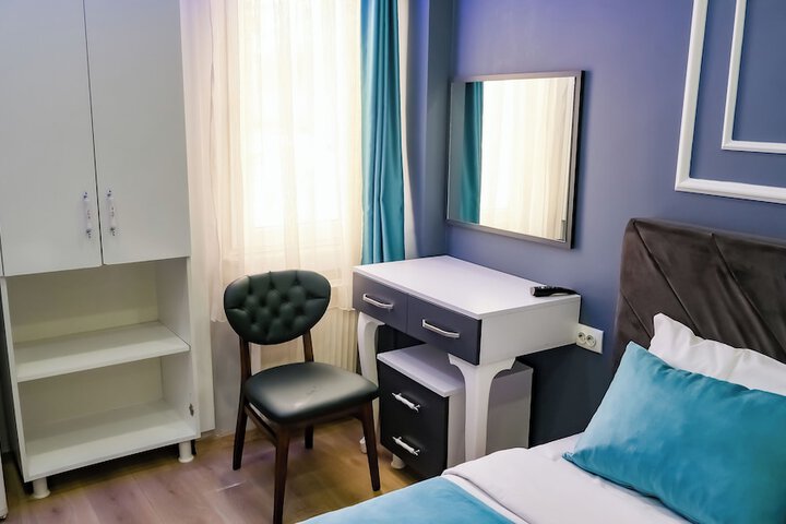 Room 28 of 121