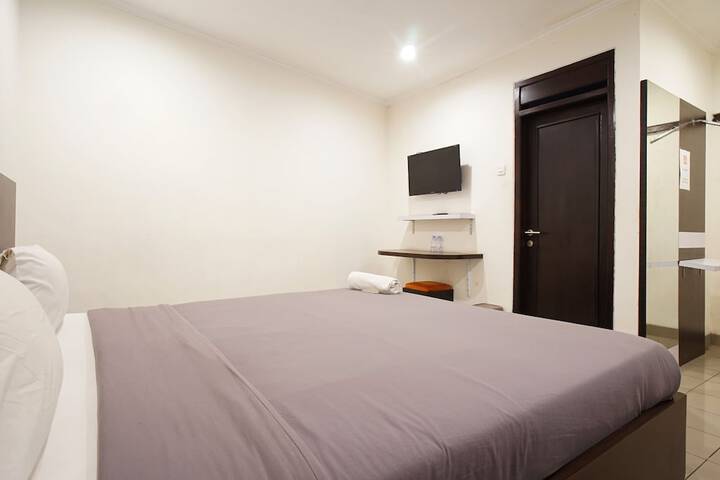 Room 3 of 49