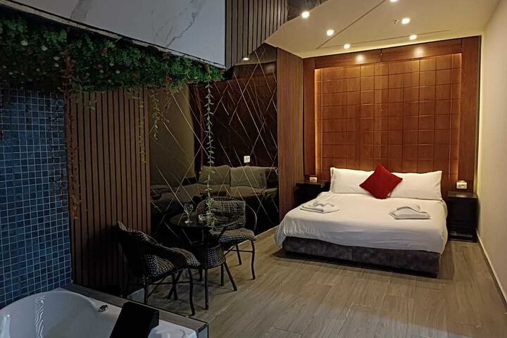 Room 48 of 68