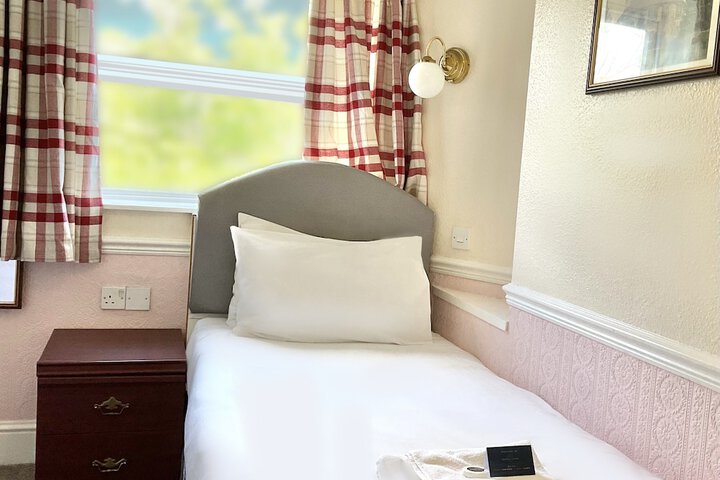 Room 9 of 76