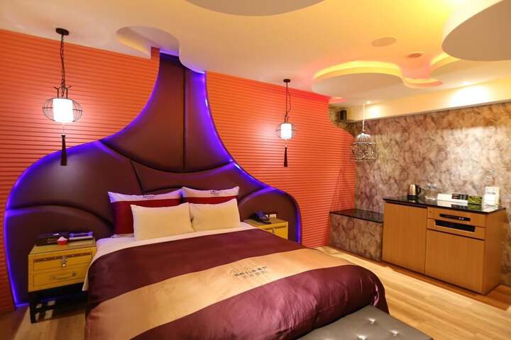 Room 30 of 70