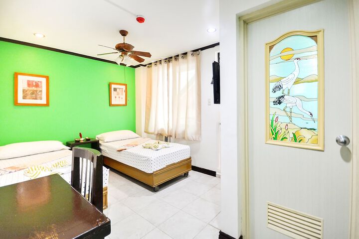 Room 11 of 30