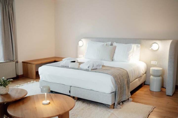 Room 6 of 26