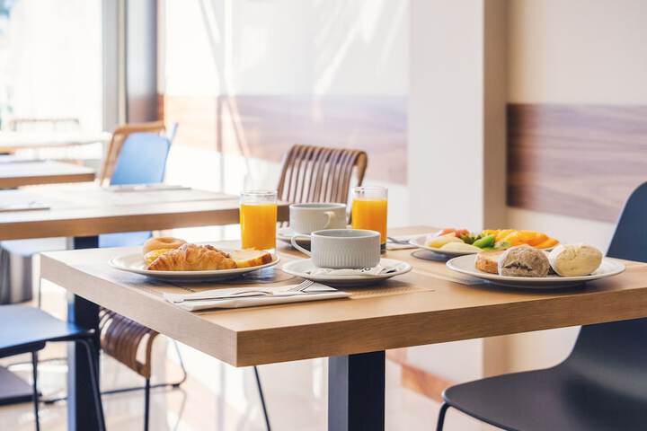 Breakfast/Coffee Service 24 of 30