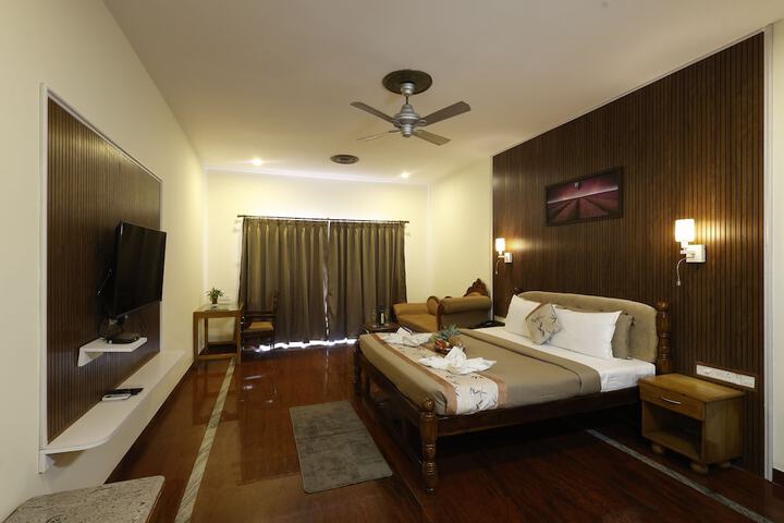 Room 10 of 100