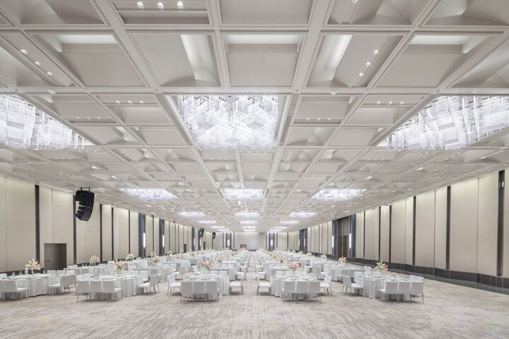 Ballroom/Hall 117 of 251