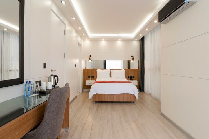 Room 8 of 38