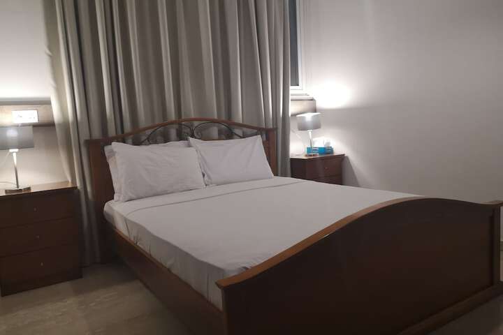 Room 12 of 110