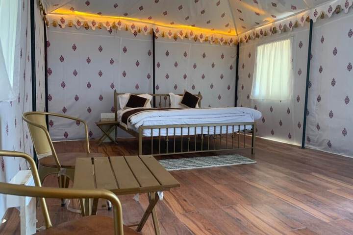 Room 5 of 31