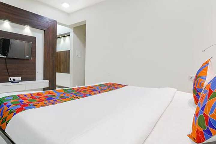 Room 32 of 42