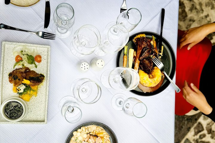 Dining 53 of 65