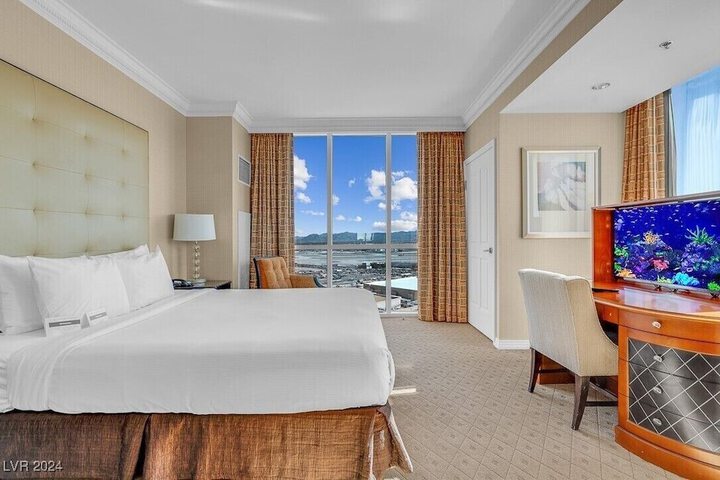 Room 10 of 74