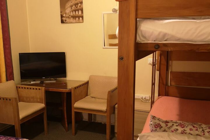 Room 11 of 37