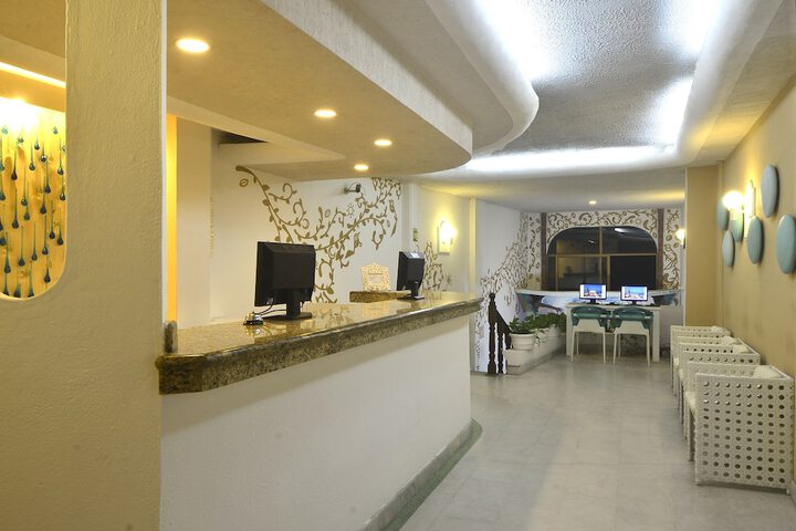 Hotel Interior 4 of 60