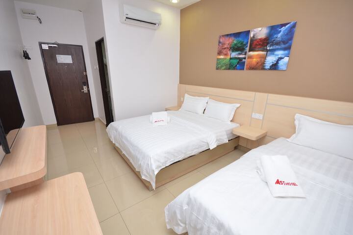 Room 15 of 48