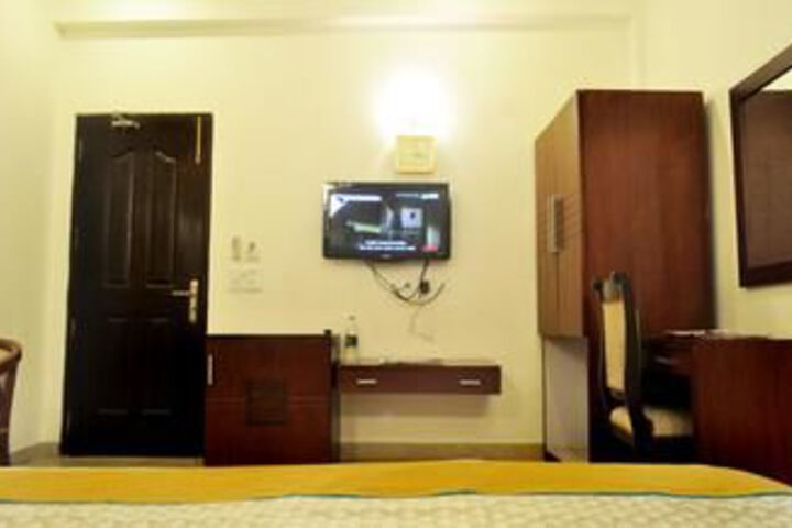 Room 21 of 25