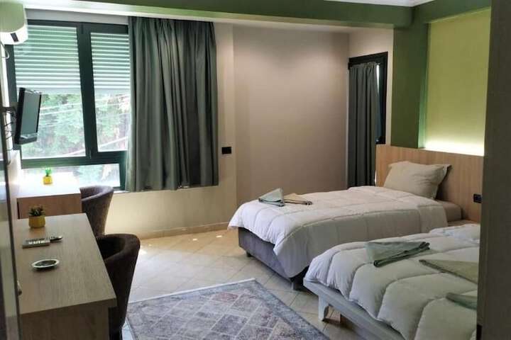 Room 5 of 37