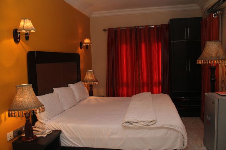 Room 3 of 23