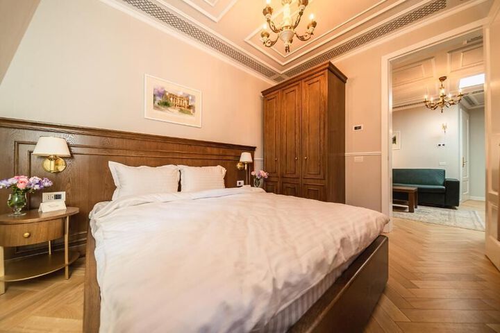Room 29 of 37
