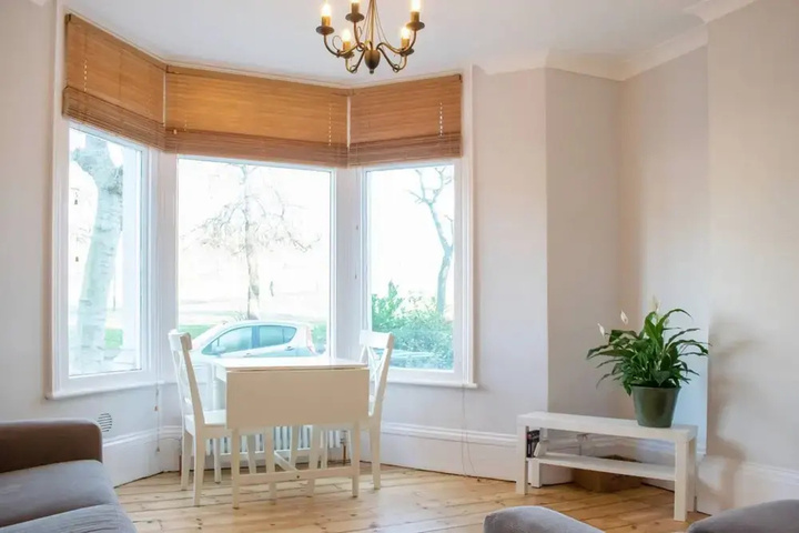 Bright and Homely 2 Bedroom Flat in Lovely Area