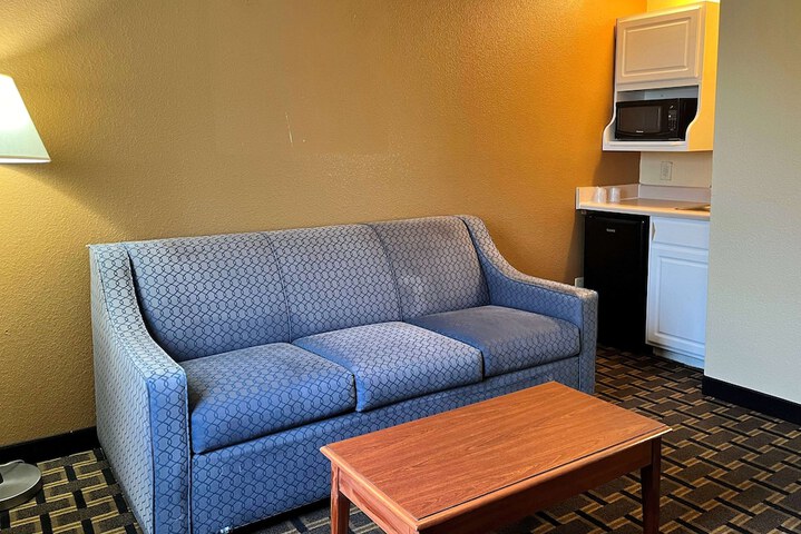 2 Queen Beds 1 Bedroom Suite (3 of 9)