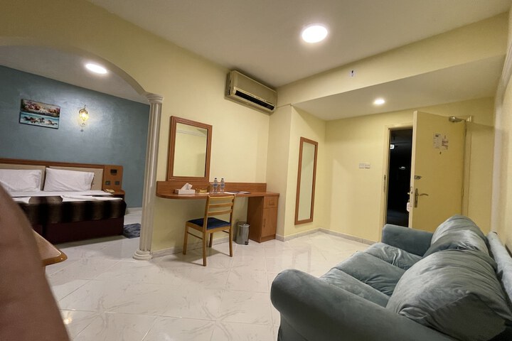 Room 48 of 103