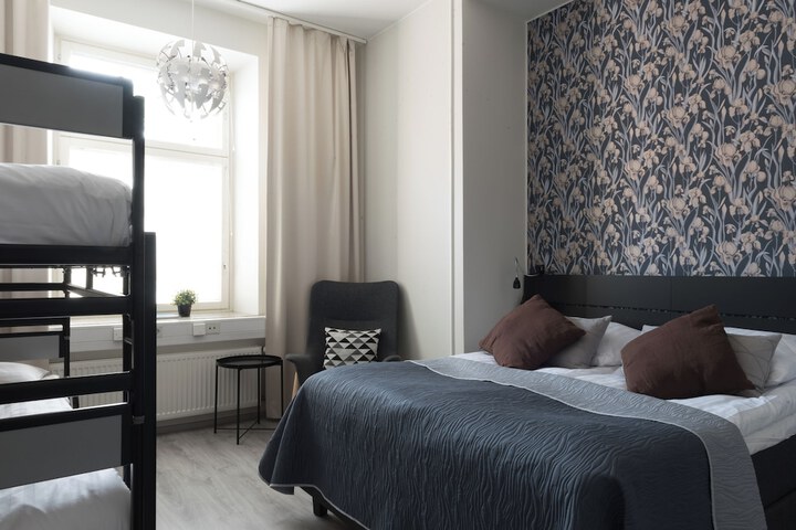 Room 13 of 48