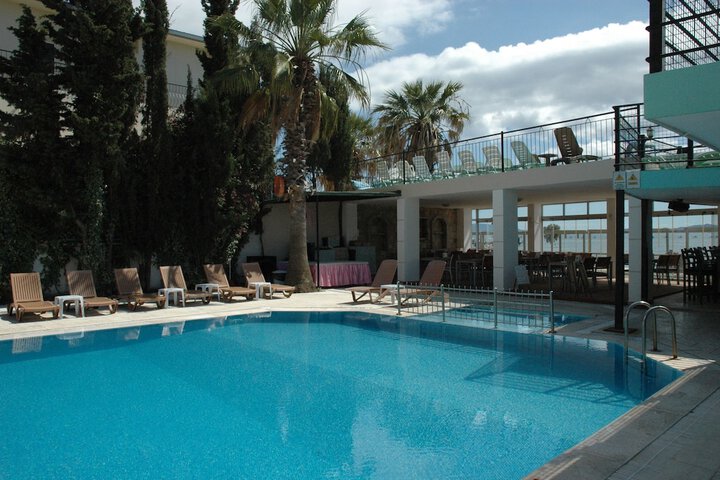 Pools & Facilities