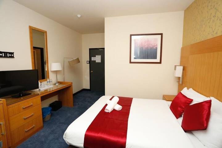 Room 7 of 33