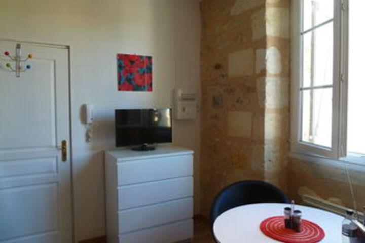 Room 5 of 11