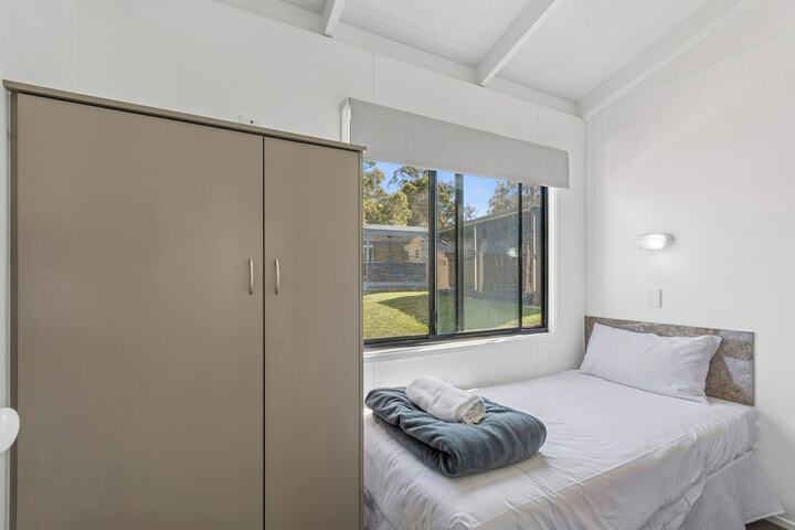 Room 6 of 74