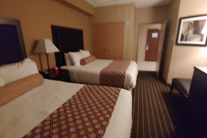 2 Queen Beds Executive Room Work Desk Microwave and Refrigerator WiFi Shower Only Full Breakfast (13 of 14)