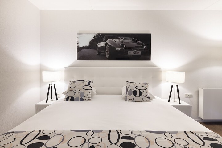 Room 16 of 115
