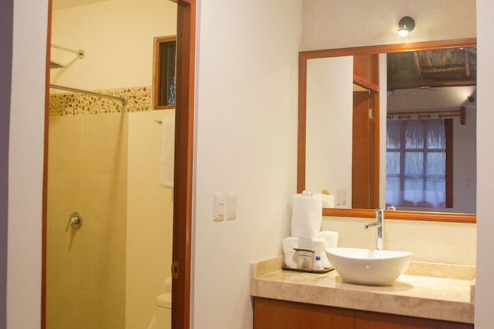 Room 2 of 76