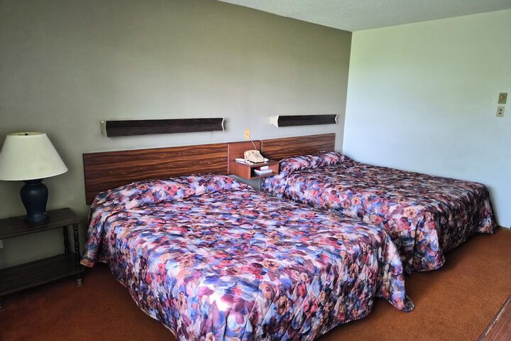 Room 6 of 19
