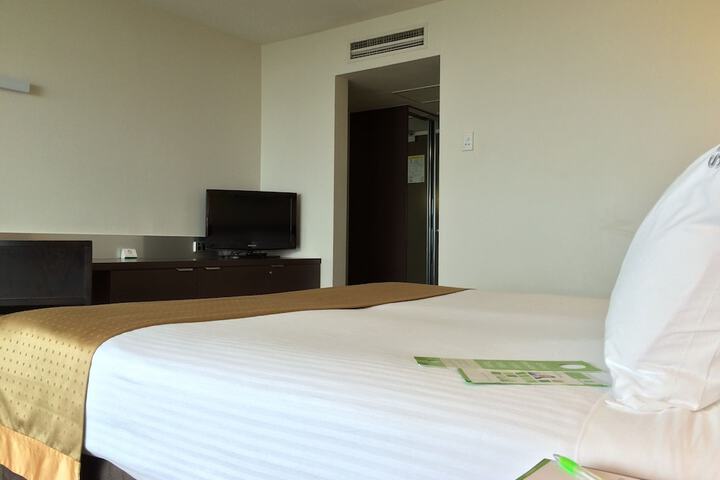 Room 17 of 94