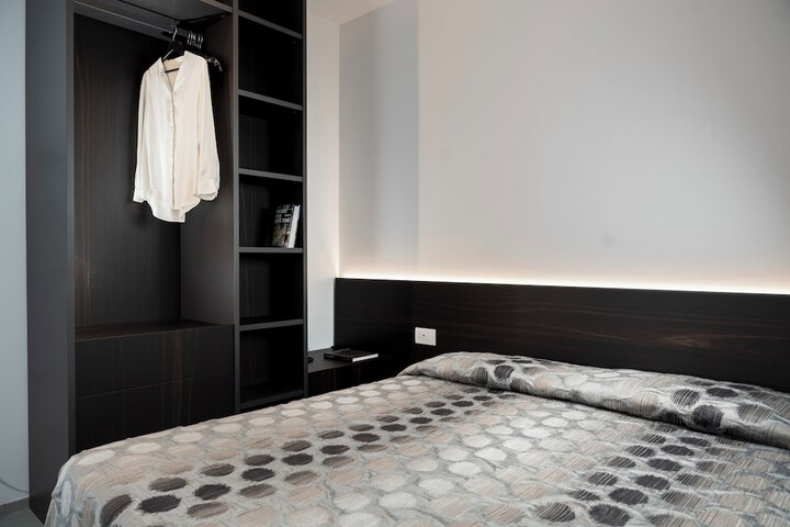 Room 46 of 106