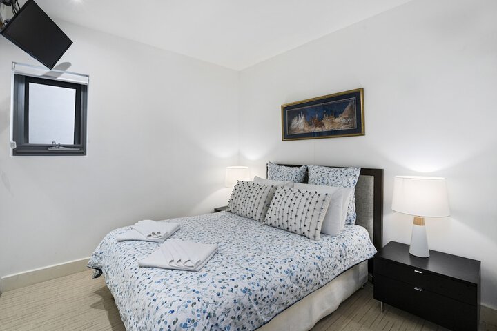 Room 21 of 319