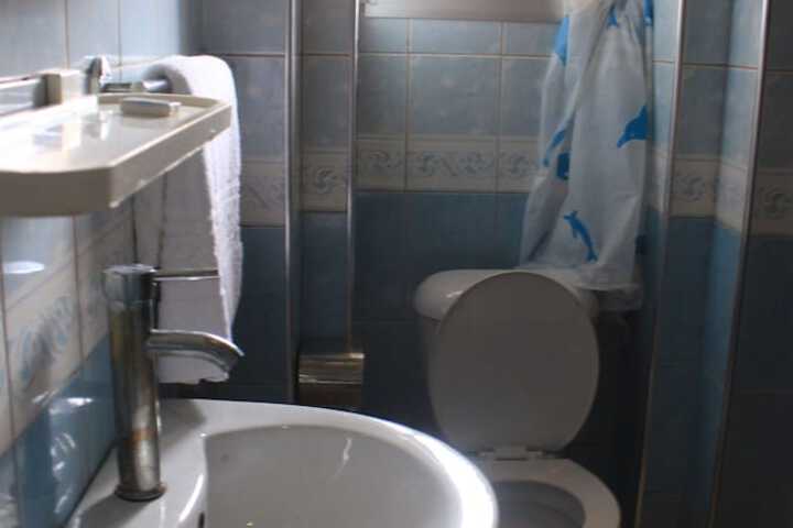 Room 14 of 28