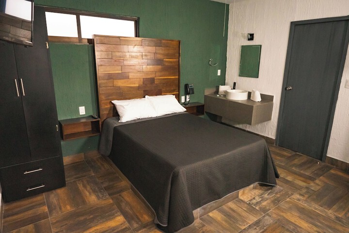 Room 3 of 11