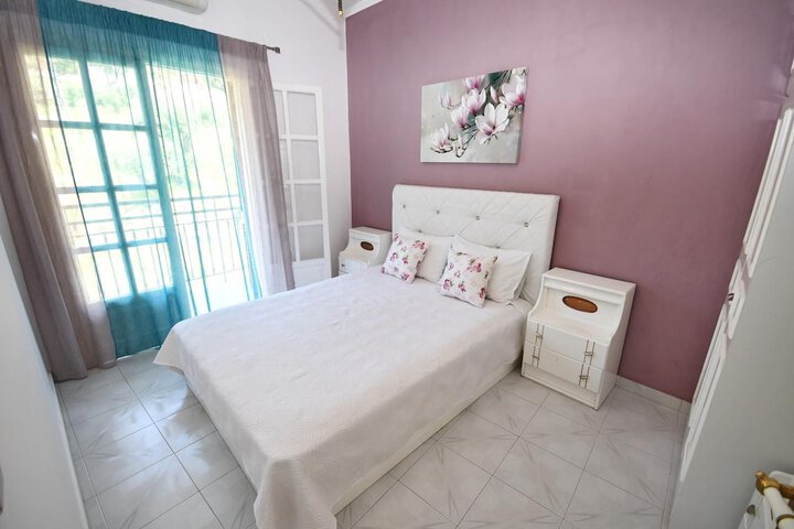 Room 9 of 65